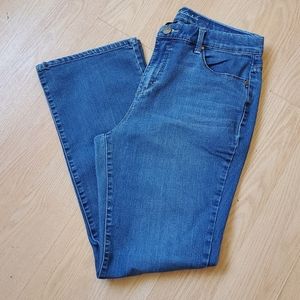 Gloria Vanderbilt Woman's Size Petite 12 Short, Jordyn Curvy Barely Boot Jeans.